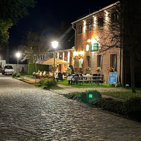 Pension & Gasthof Storchennest Gross Quassow Exterior photo