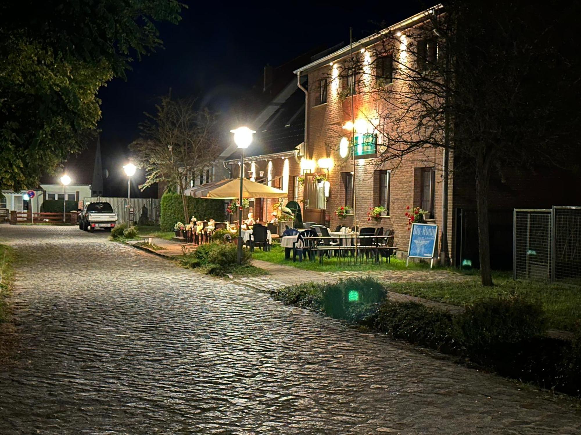 Pension & Gasthof Storchennest Gross Quassow Exterior photo